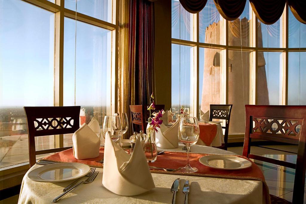 Golden Tulip Khatt Springs Resort & Spa 라스알카이마 레스토랑 사진