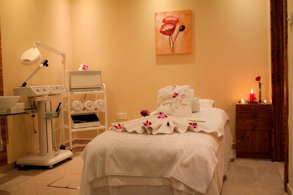Golden Tulip Khatt Springs Resort & Spa 라스알카이마 외부 사진