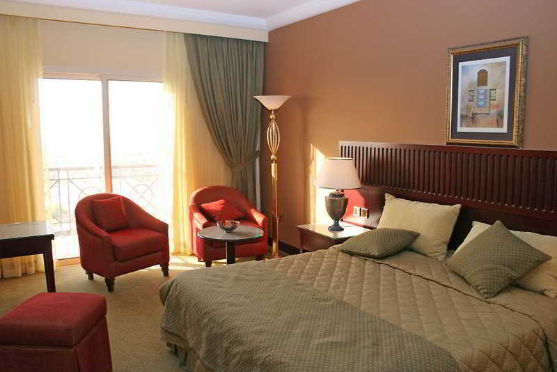 Golden Tulip Khatt Springs Resort & Spa 라스알카이마 객실 사진