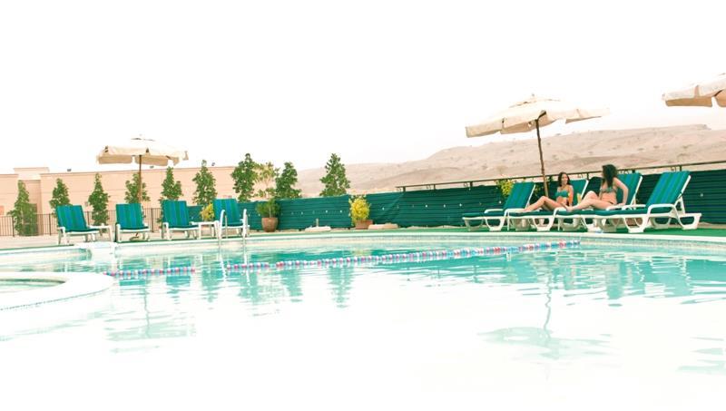 Golden Tulip Khatt Springs Resort & Spa 라스알카이마 외부 사진